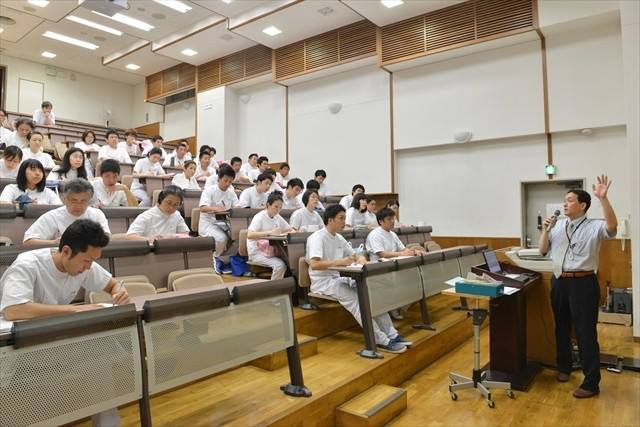 もぐさの製造に関する講演風景-東京衛生学園専門学校様_2013